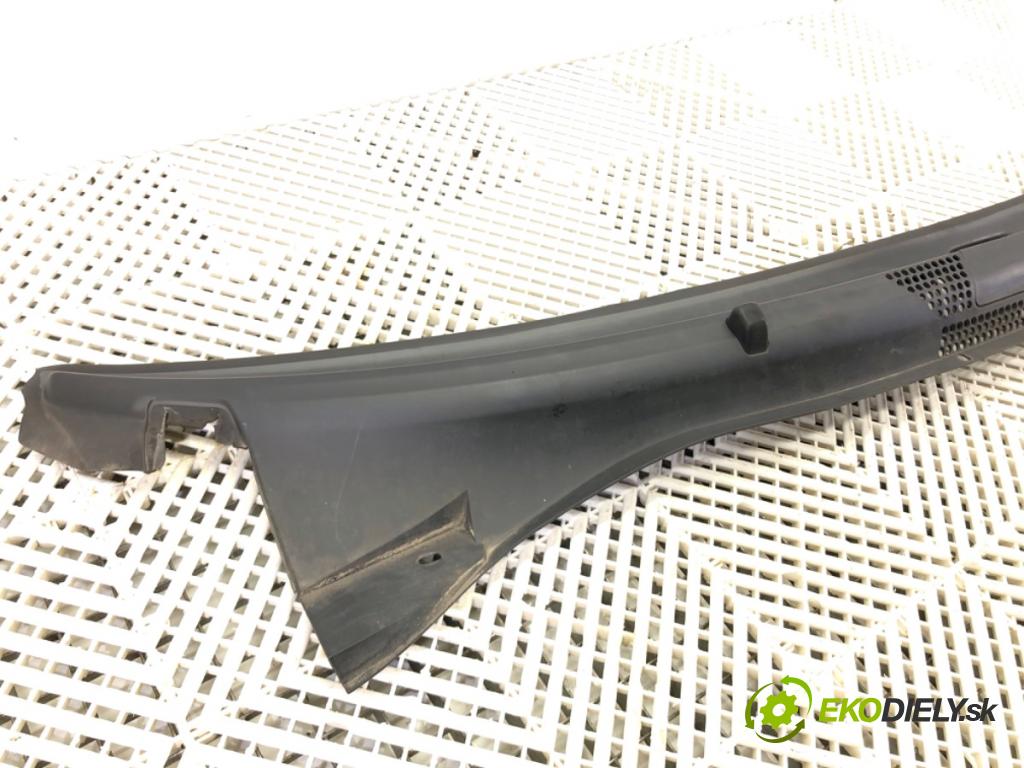 FIAT 500 liftback 2008 51 kW 1.2 (312AXA1A) 1242 Torpédo, plast pod čelné okno 735426018 (Torpédo (plast pod čelným sklom))