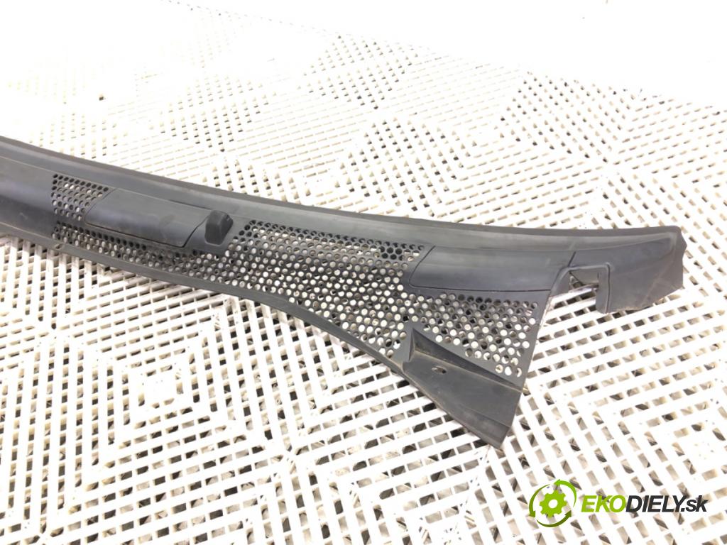 FIAT 500 liftback 2008 51 kW 1.2 (312AXA1A) 1242 Torpédo, plast pod čelné okno 735426018 (Torpédo (plast pod čelným sklom))