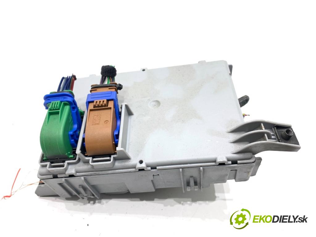 FIAT 500 liftback 2008 51 kW 1.2 (312AXA1A) 1242 modul BSI 00517869370 (Pojistková skříňka)