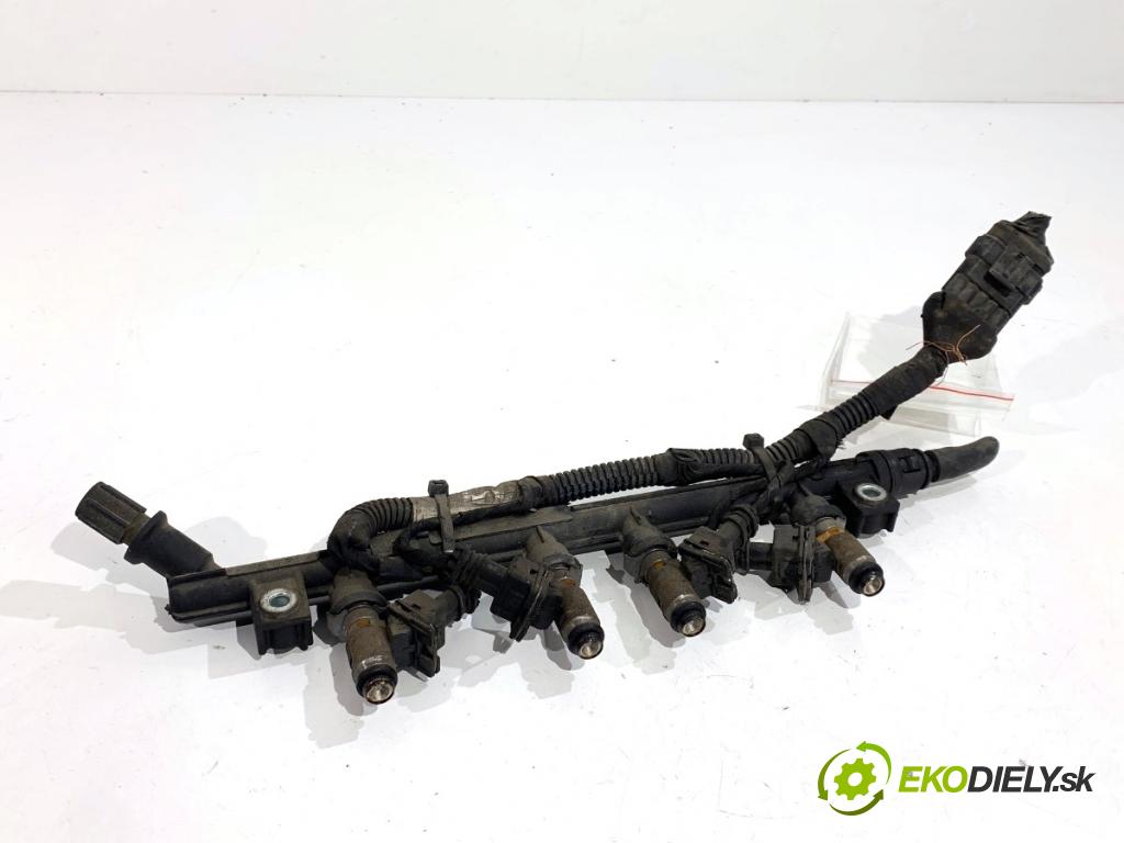 FIAT 500 liftback 2008 51 kW 1.2 (312AXA1A) 1242 Lišta vstrekovacia  (Vstrekovacia lišta)