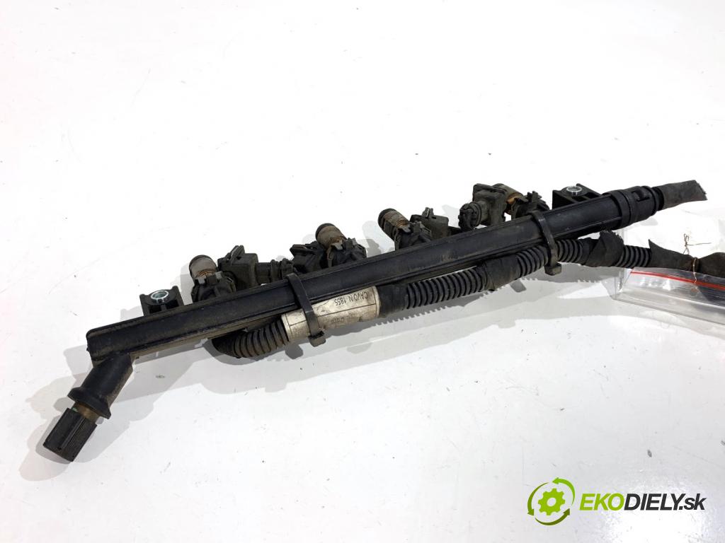 FIAT 500 liftback 2008 51 kW 1.2 (312AXA1A) 1242 Lišta vstrekovacia  (Vstrekovacia lišta)