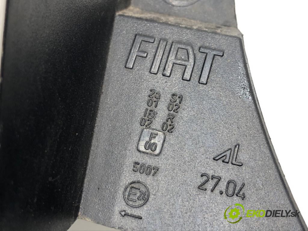 FIAT 500 liftback 2008 51 kW 1.2 (312AXA1A) 1242 světlo levý zadní část