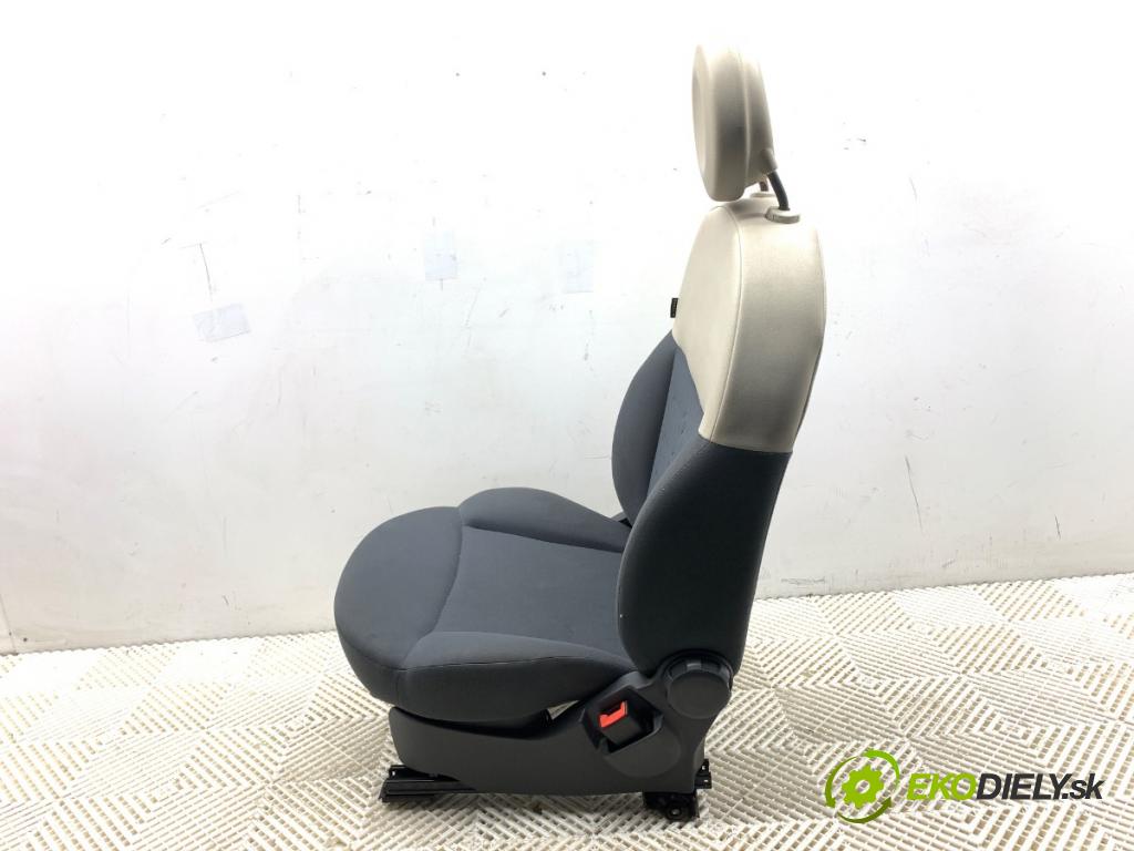FIAT 500 liftback 2008 51 kW 1.2 (312AXA1A) 1242 Sedadlo pravy predný