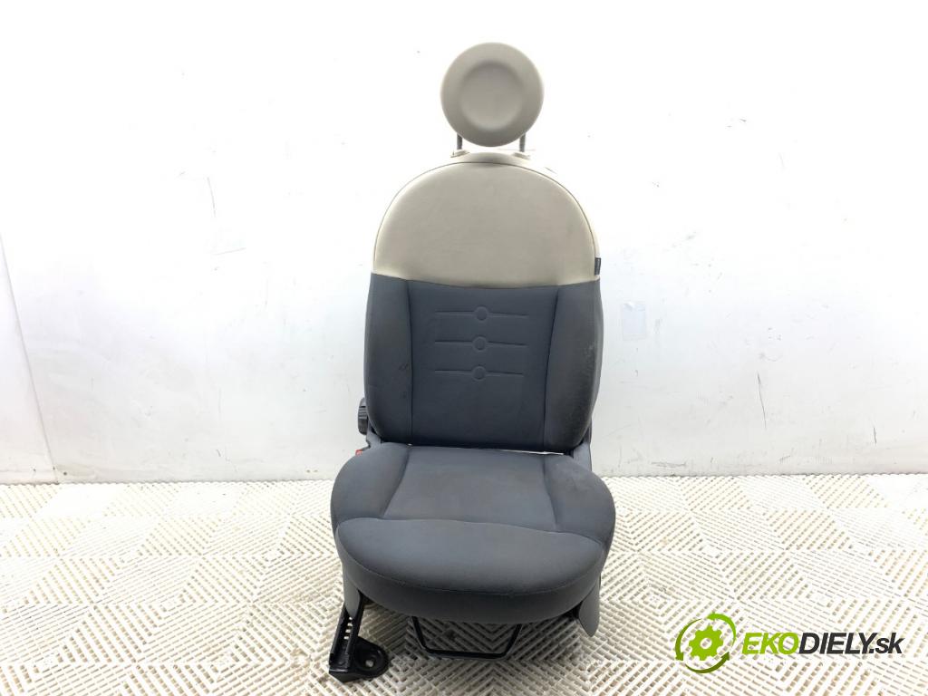 FIAT 500 liftback 2008 51 kW 1.2 (312AXA1A) 1242 Sedadlo ľavy predný 