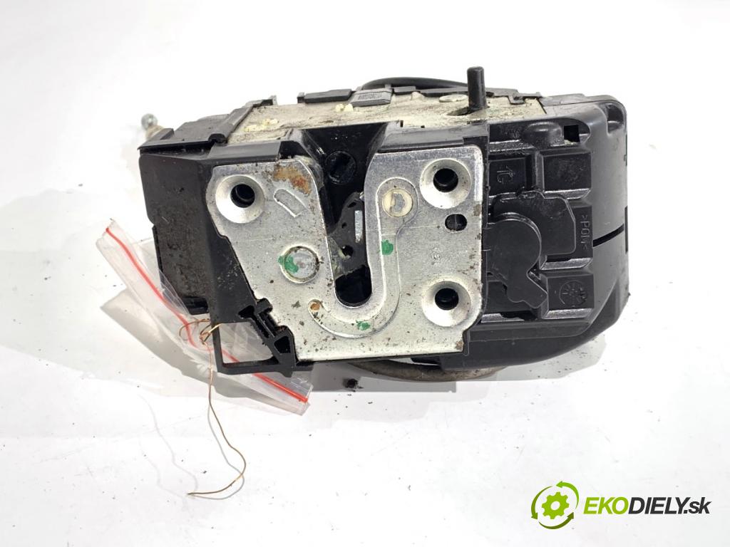 NISSAN NOTE E11 nadwozie wielkoprzestrzenne (MPV) 2009 65 kW 1.4 1386 zámok Dvere ľavy zad 
