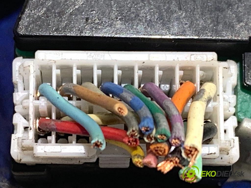 NISSAN NOTE E11 nadwozie wielkoprzestrzenne (MPV) 2009 65 kW 1.4 1386 Prepínač stieračov  (Prepínacie páčky pod volantom)