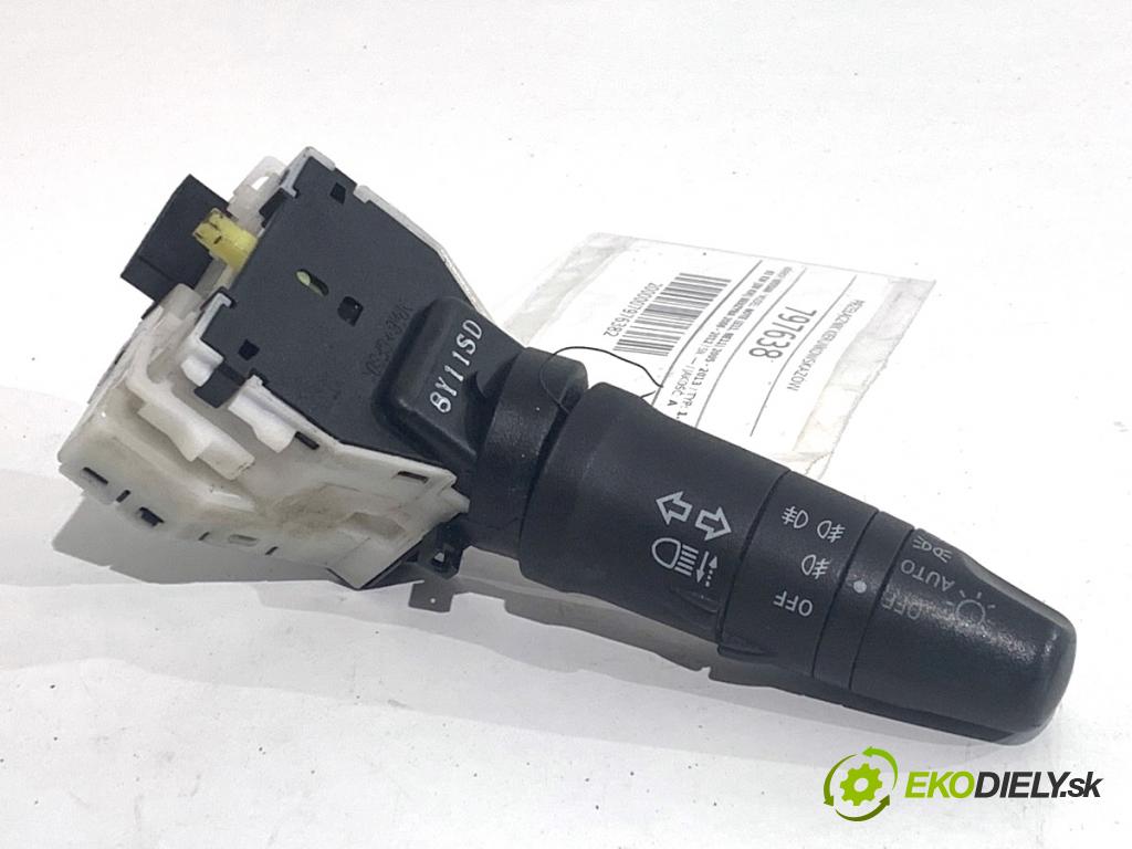 NISSAN NOTE E11 nadwozie wielkoprzestrzenne (MPV) 2009 65 kW 1.4 1386 Prepínač smeroviek  (Prepínacie páčky pod volantom)