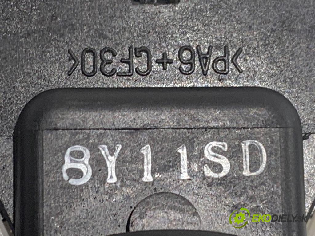 NISSAN NOTE E11 nadwozie wielkoprzestrzenne (MPV) 2009 65 kW 1.4 1386 Prepínač smeroviek (Prepínacie páčky pod volantom)