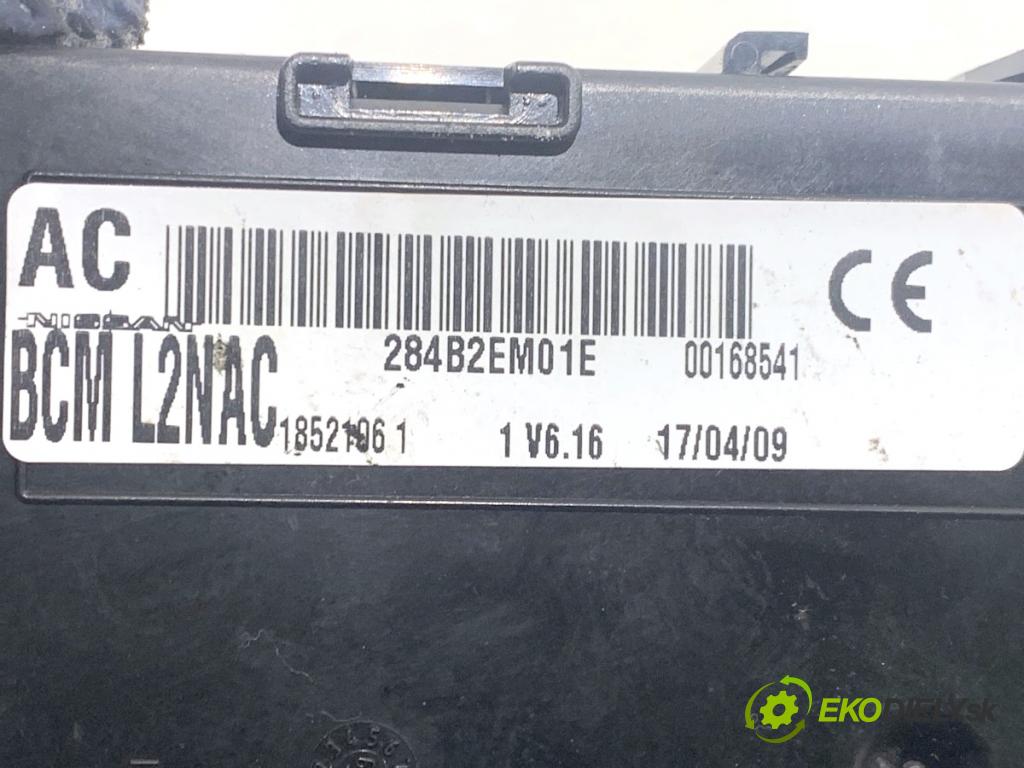 NISSAN NOTE E11 nadwozie wielkoprzestrzenne (MPV) 2009 65 kW 1.4 1386 modul BSI 284B2EM01E (Pojistková skříňka)