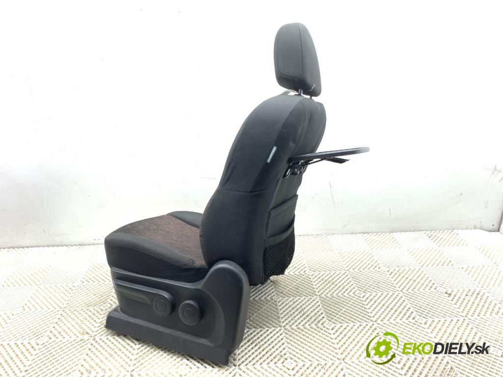 NISSAN NOTE E11 nadwozie wielkoprzestrzenne (MPV) 2009 65 kW 1.4 1386 Sedadlo ľavy predný