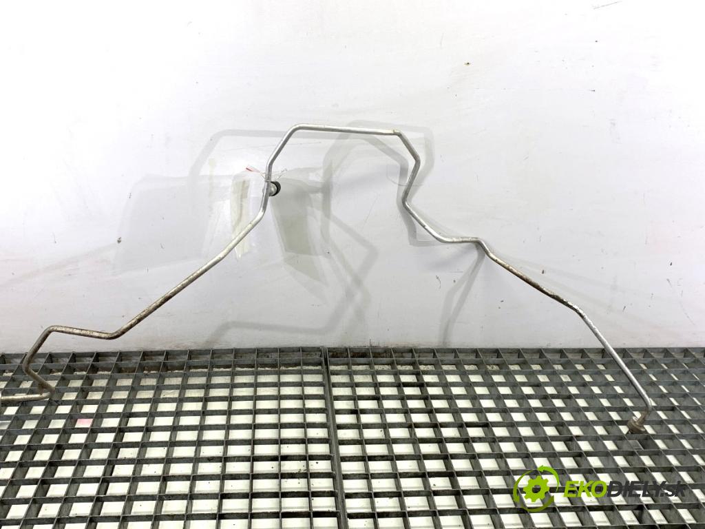 NISSAN NOTE E11 nadwozie wielkoprzestrzenne (MPV) 2009 65 kW 1.4 1386 rúrka klimatizace 92440AX803 (Trubka klimatizace)