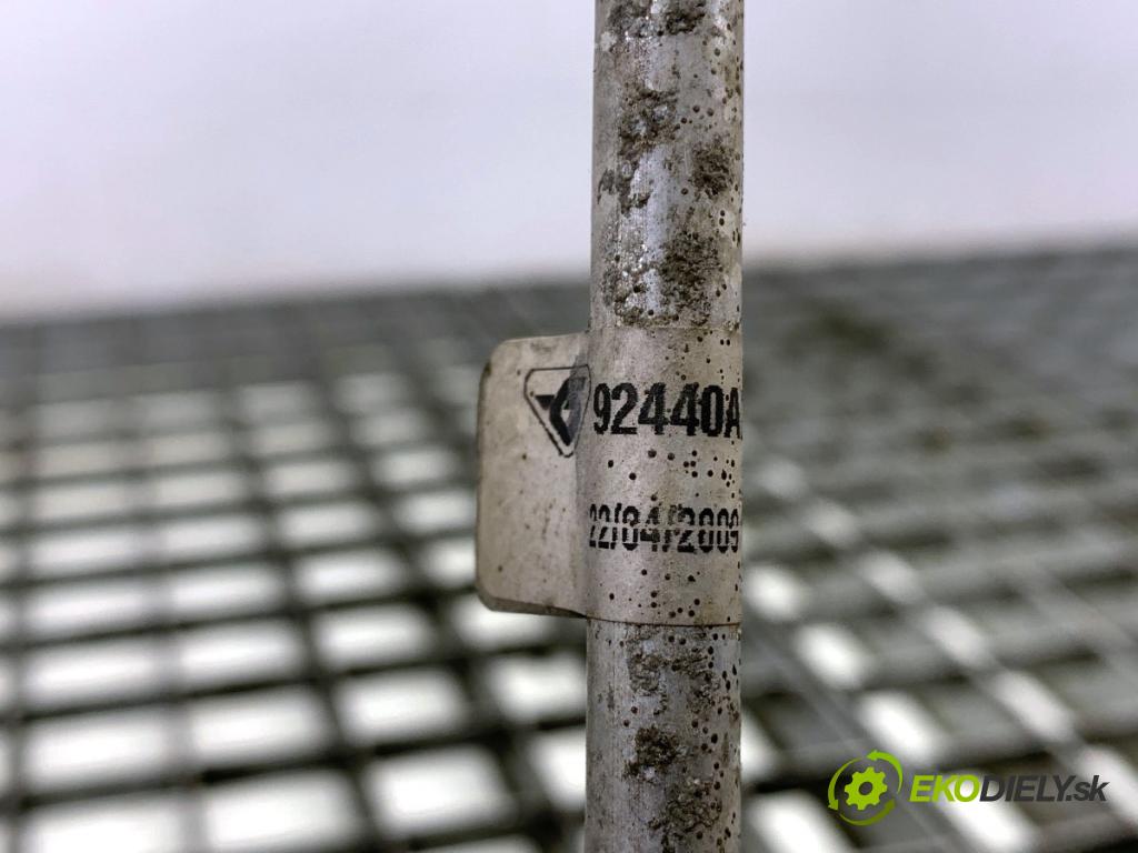 NISSAN NOTE E11 nadwozie wielkoprzestrzenne (MPV) 2009 65 kW 1.4 1386 rúrka klimatizace 92440AX803 (Trubka klimatizace)