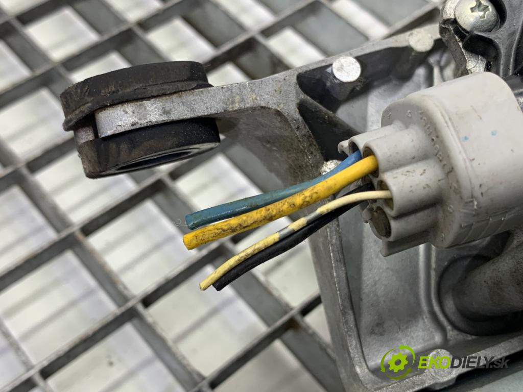 HONDA CIVIC VIII liftback 2007 103 kW 2.2 CTDi (FK3) 2204 Mechanizmus stieračov predný  (Motorček stieračov predný)