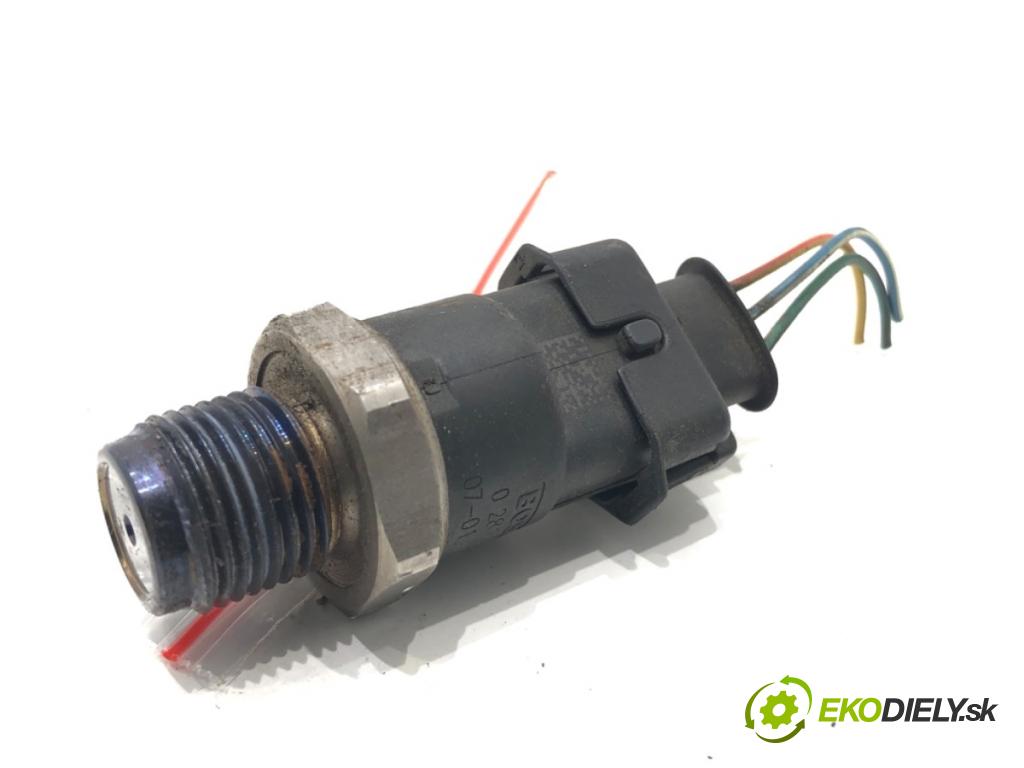 HONDA CIVIC VIII liftback 2007 103 kW 2.2 CTDi (FK3) 2204 snímač tlaku paliva 0281002534 (Snímač)
