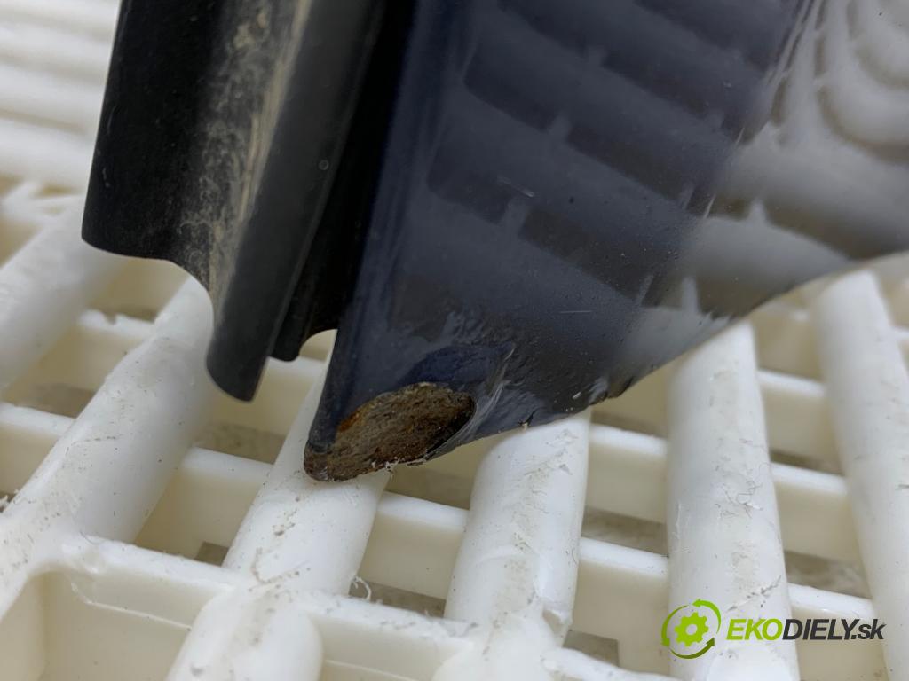 VW TRANSPORTER T5 Autobus 2003 96 kW 2.5 TDI 2461 dveře levý přední část