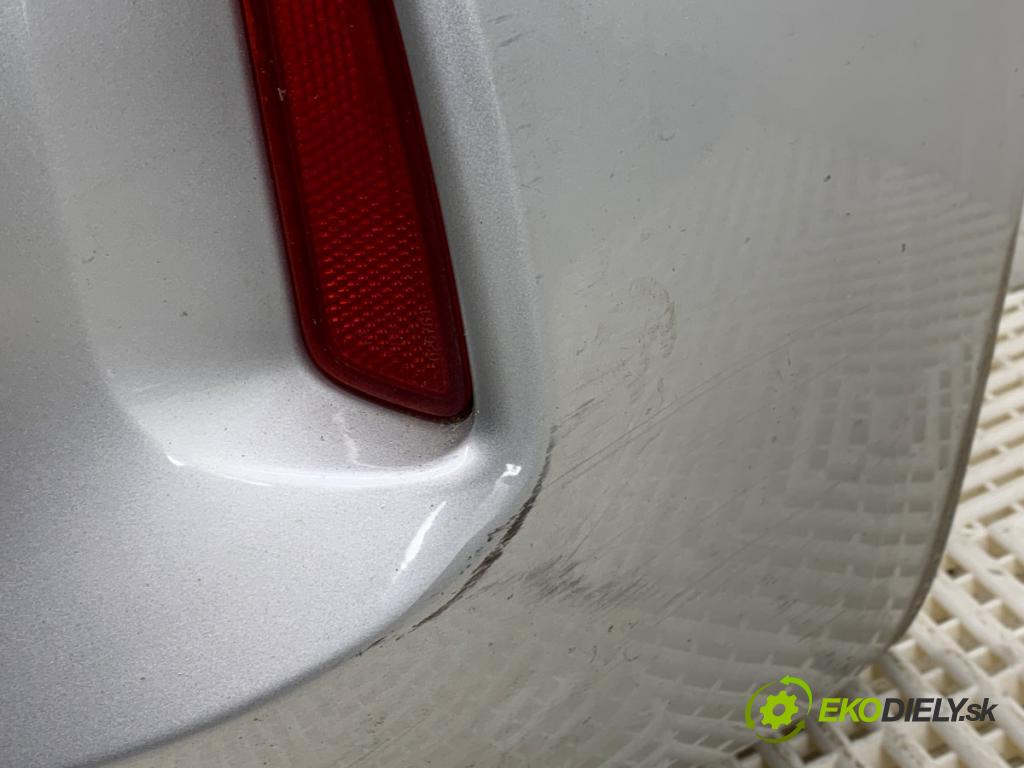 TOYOTA AURIS II liftback 2013 97 kW 1.6 (ZRE181_, ZRE185_) 1598 nárazník zadní část 1F7 (Klika dveří ostatní)