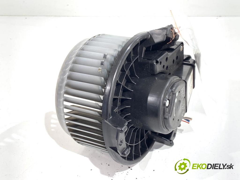 TOYOTA AURIS II liftback 2013 97 kW 1.6 (ZRE181_, ZRE185_) 1598 ventilátor kúrenia AV272700-8084