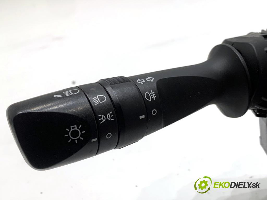 TOYOTA AURIS II liftback 2013 97 kW 1.6 (ZRE181_, ZRE185_) 1598 Prepínač kombinovaný 17F852 (Prepínacie páčky pod volantom)