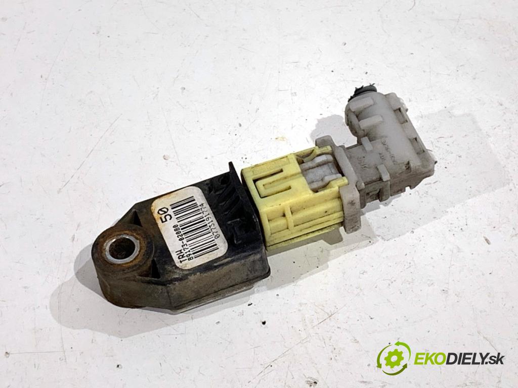 TOYOTA AURIS II liftback 2013 97 kW 1.6 (ZRE181_, ZRE185_) 1598 Snímač nárazu 89173-02080 (Snímač nárazu)