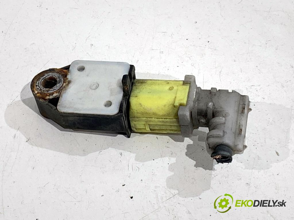 TOYOTA AURIS II liftback 2013 97 kW 1.6 (ZRE181_, ZRE185_) 1598 Snímač nárazu 89173-02080 (Snímač nárazu)