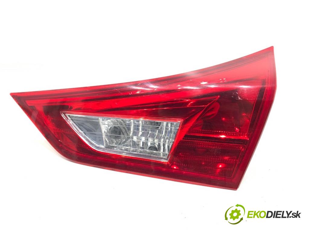 TOYOTA AURIS II liftback 2013 97 kW 1.6 (ZRE181_, ZRE185_) 1598 Svetlo zad pravá vnútorná  (Kľučka dverí ostatné)
