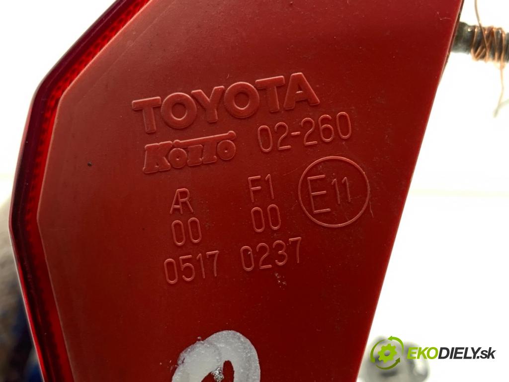 TOYOTA AURIS II liftback 2013 97 kW 1.6 (ZRE181_, ZRE185_) 1598 Svetlo zad pravá vnútorná (Kľučka dverí ostatné)