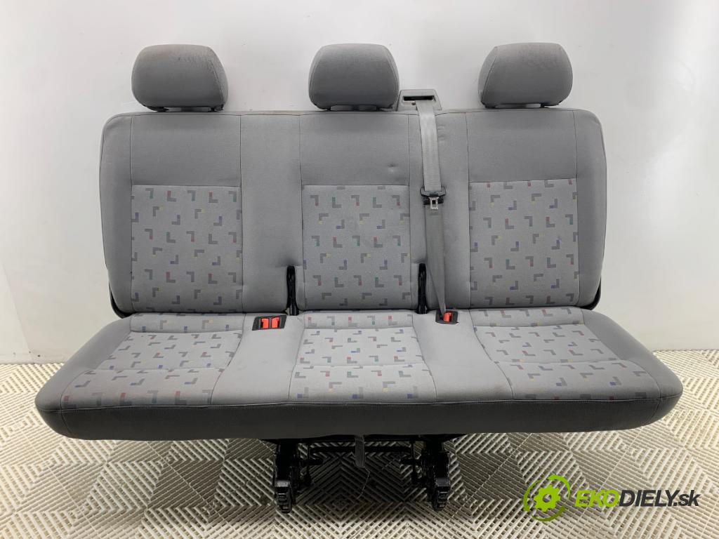 VW TRANSPORTER T5 Autobus 2003 96 kW 2.5 TDI 2461 Sedadlo tretí rad 