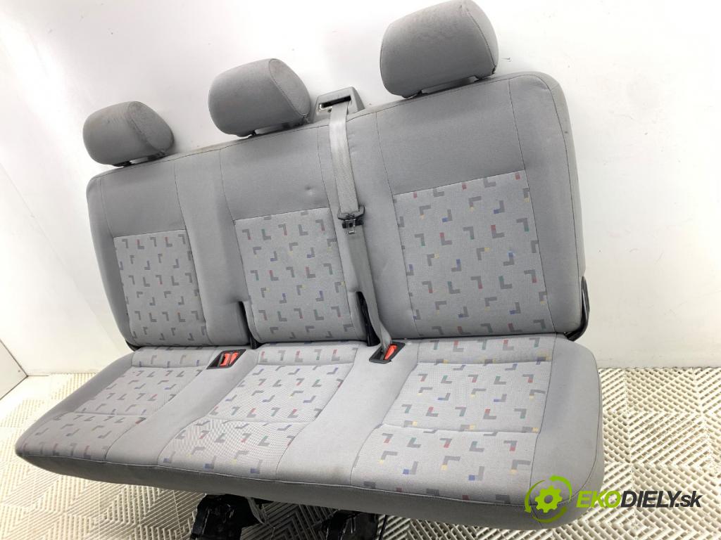 VW TRANSPORTER T5 Autobus 2003 96 kW 2.5 TDI 2461 Sedadlo tretí rad