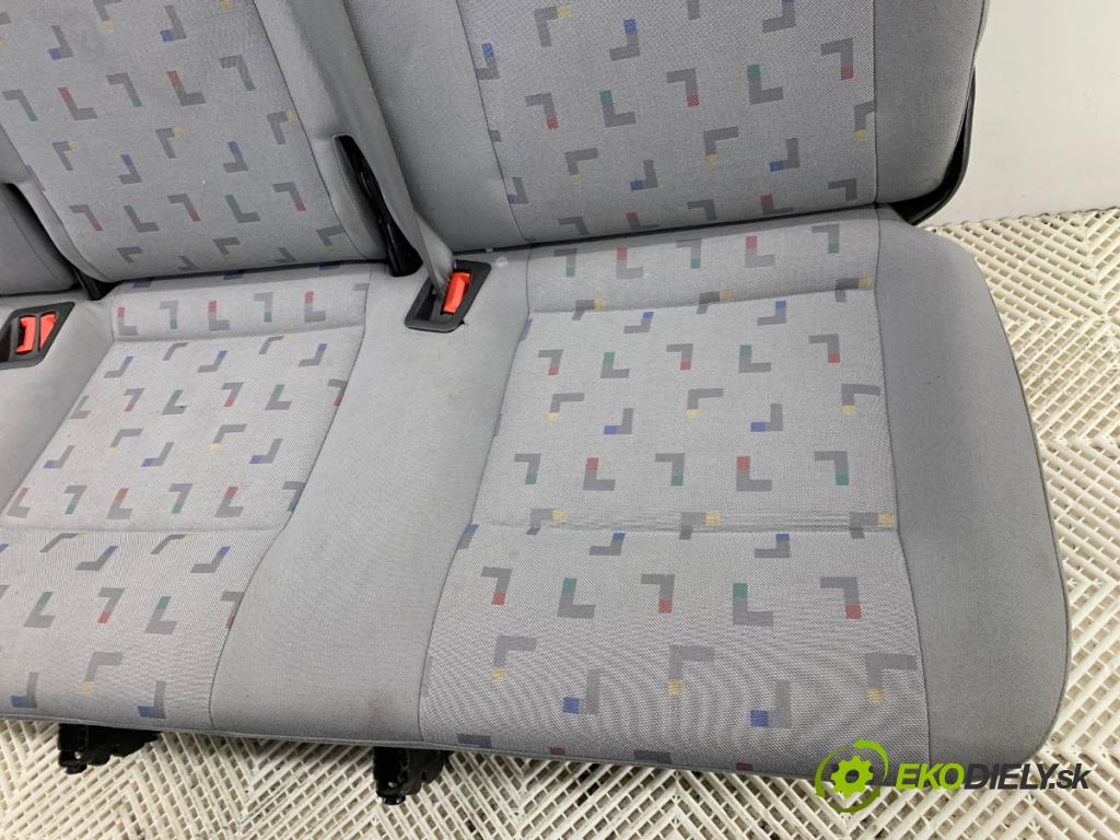 VW TRANSPORTER T5 Autobus 2003 96 kW 2.5 TDI 2461 Sedadlo tretí rad