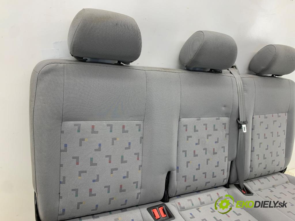VW TRANSPORTER T5 Autobus 2003 96 kW 2.5 TDI 2461 Sedadlo tretí rad