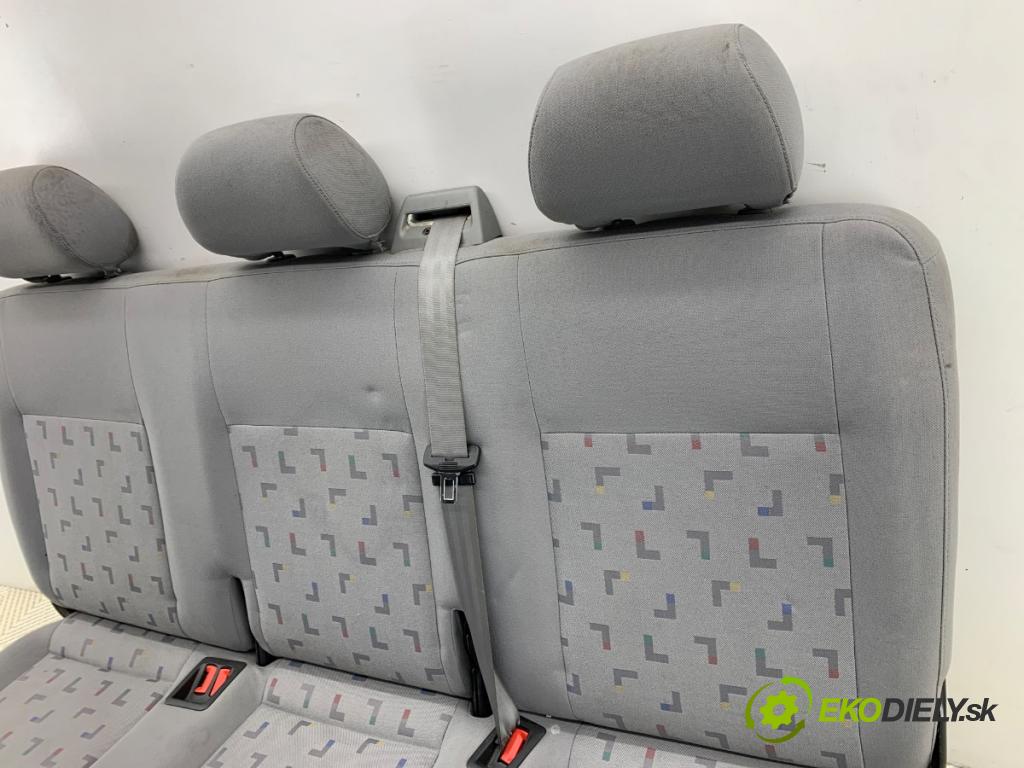 VW TRANSPORTER T5 Autobus 2003 96 kW 2.5 TDI 2461 Sedadlo tretí rad