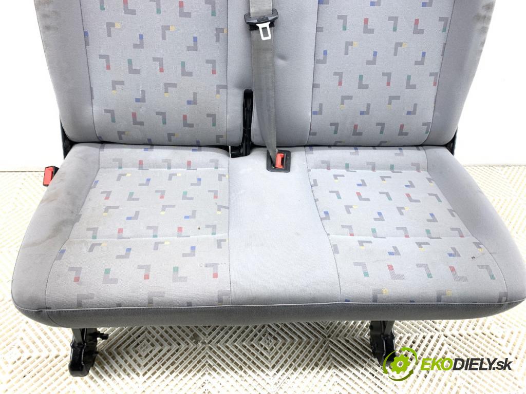 VW TRANSPORTER T5 Autobus 2003 96 kW 2.5 TDI 2461 Sedadlo druhý rad