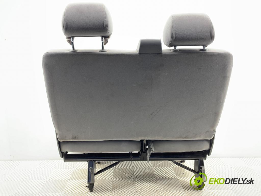 VW TRANSPORTER T5 Autobus 2003 96 kW 2.5 TDI 2461 Sedadlo druhý rad