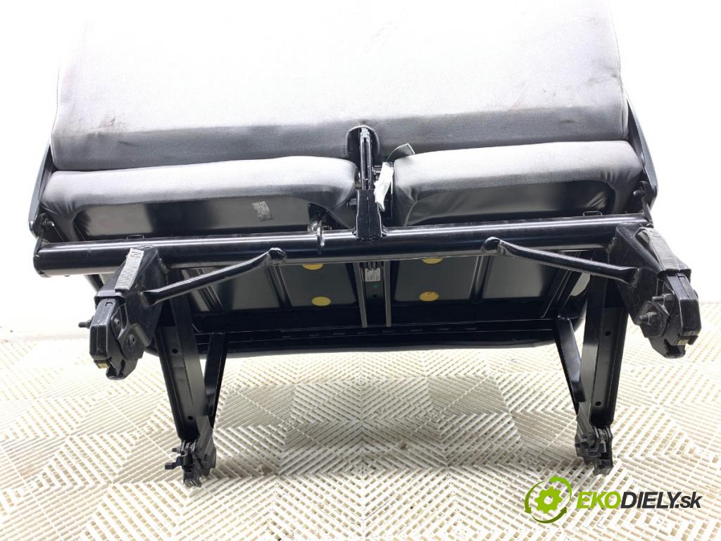 VW TRANSPORTER T5 Autobus 2003 96 kW 2.5 TDI 2461 Sedadlo druhý rad