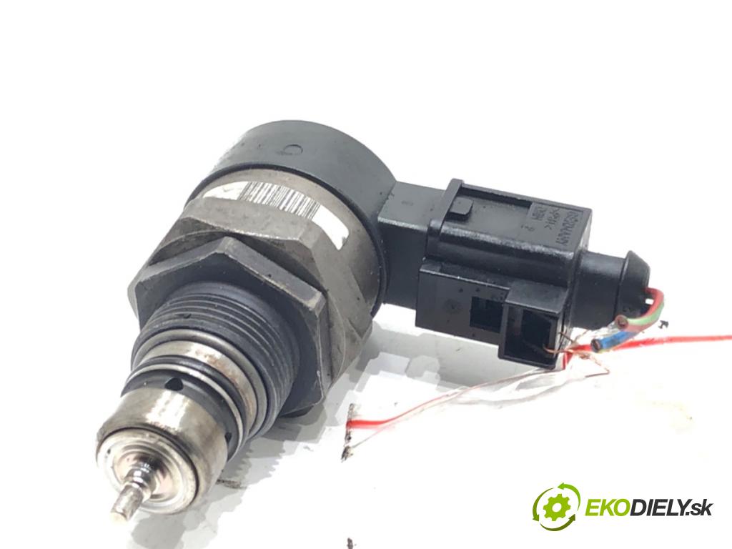 AUDI Q7 4L SUV 2007 171 kW 3.0 TDI quattro 2967 Snímač tlaku paliva 0281002854 (Snímač)