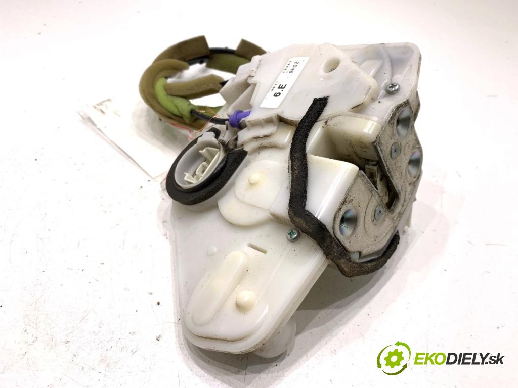 MAZDA 3 BM liftback 2014 88 kW 2.0 1998 zámok dveře levý přední část