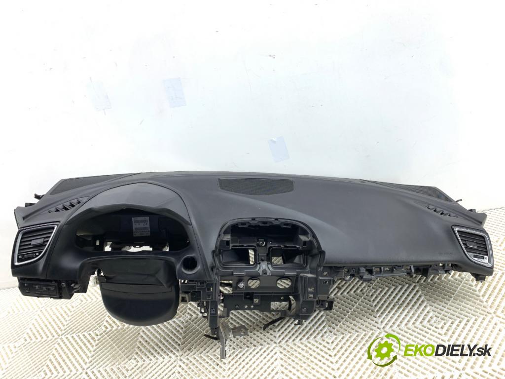 MAZDA 3 BM liftback 2014 88 kW 2.0 1998 palubní doska  (Palubní deska)