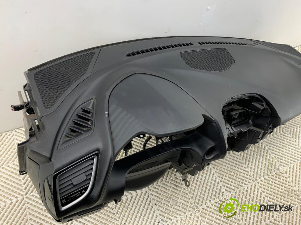 MAZDA 3 BM liftback 2014 88 kW 2.0 1998 palubní doska  (Palubní deska)