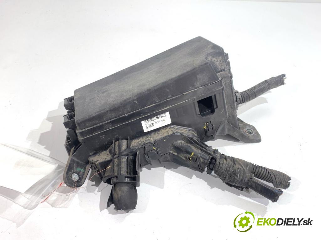 TOYOTA COROLLA E21 sedan 2022 72 kW 1.8 VVTi Hybrid (ZWE211, MZEA12) 1798 Skrinka poistková 82641-47050-A (Poistková skrinka)