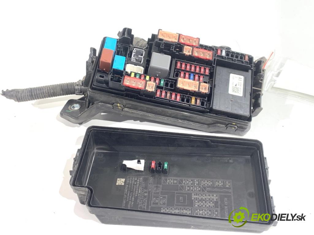 TOYOTA COROLLA E21 sedan 2022 72 kW 1.8 VVTi Hybrid (ZWE211, MZEA12) 1798 Skrinka poistková 82641-47050-A (Poistková skrinka)