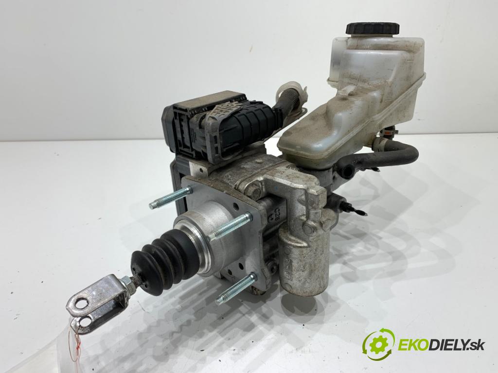 TOYOTA COROLLA E21 sedan 2022 72 kW 1.8 VVTi Hybrid (ZWE211, MZEA12) 1798 Posilovač bŕzd 47270-47040