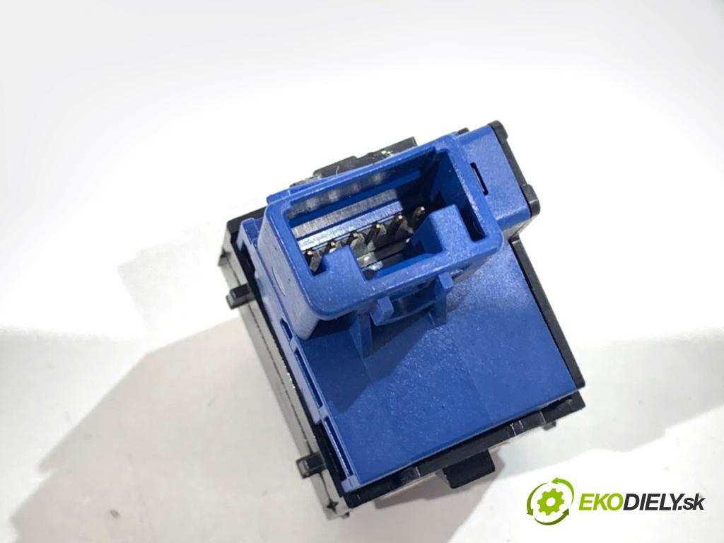 TOYOTA COROLLA E21 sedan 2022 72 kW 1.8 VVTi Hybrid (ZWE211, MZEA12) 1798 Prepínač nastavenia svetiel  (Prepínacie páčky pod volantom)