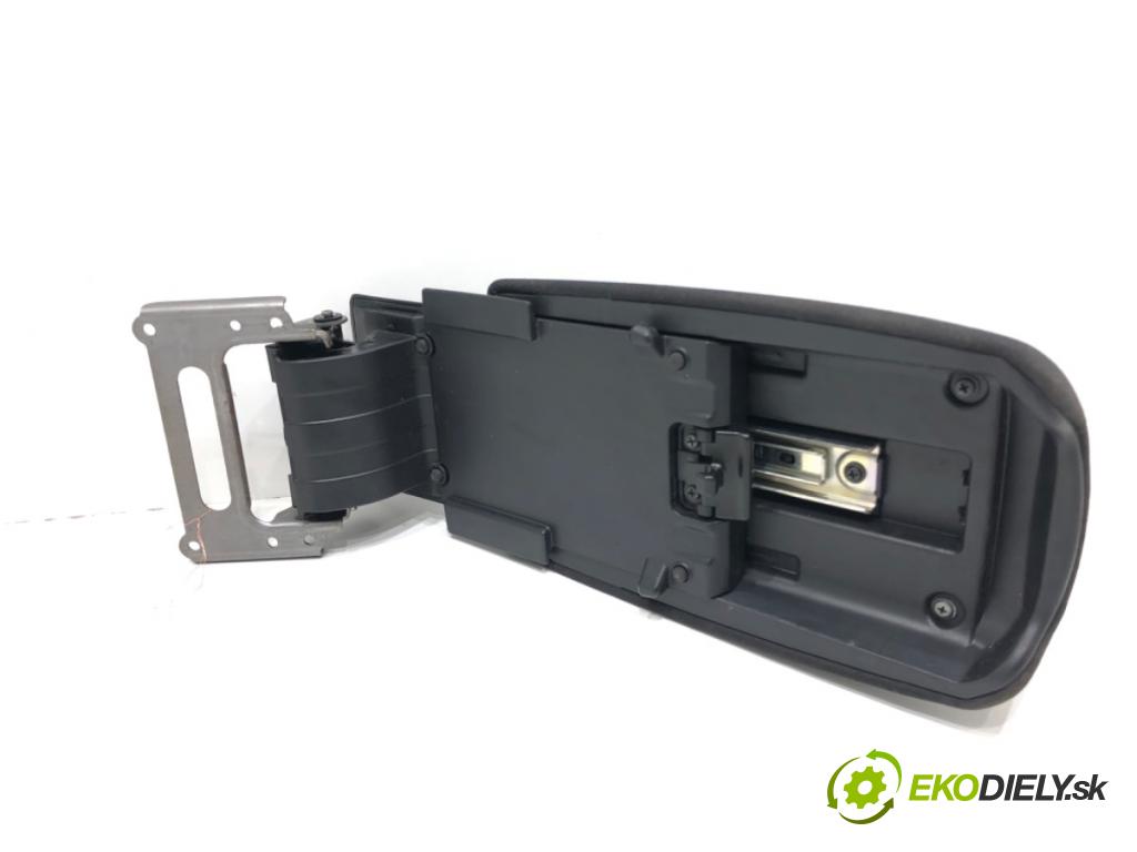 TOYOTA COROLLA E21 sedan 2022 72 kW 1.8 VVTi Hybrid (ZWE211, MZEA12) 1798 loketní opěrka  (Loketní opěrka)