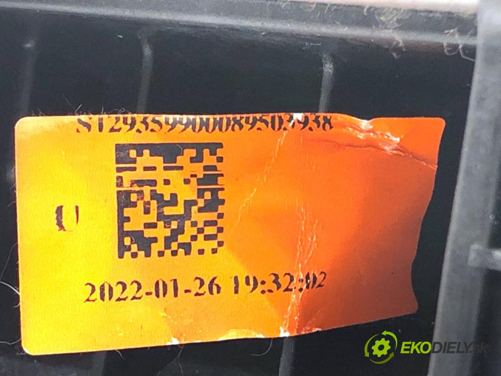 TOYOTA COROLLA E21 sedan 2022 72 kW 1.8 VVTi Hybrid (ZWE211, MZEA12) 1798 loketní opěrka  (Loketní opěrka)