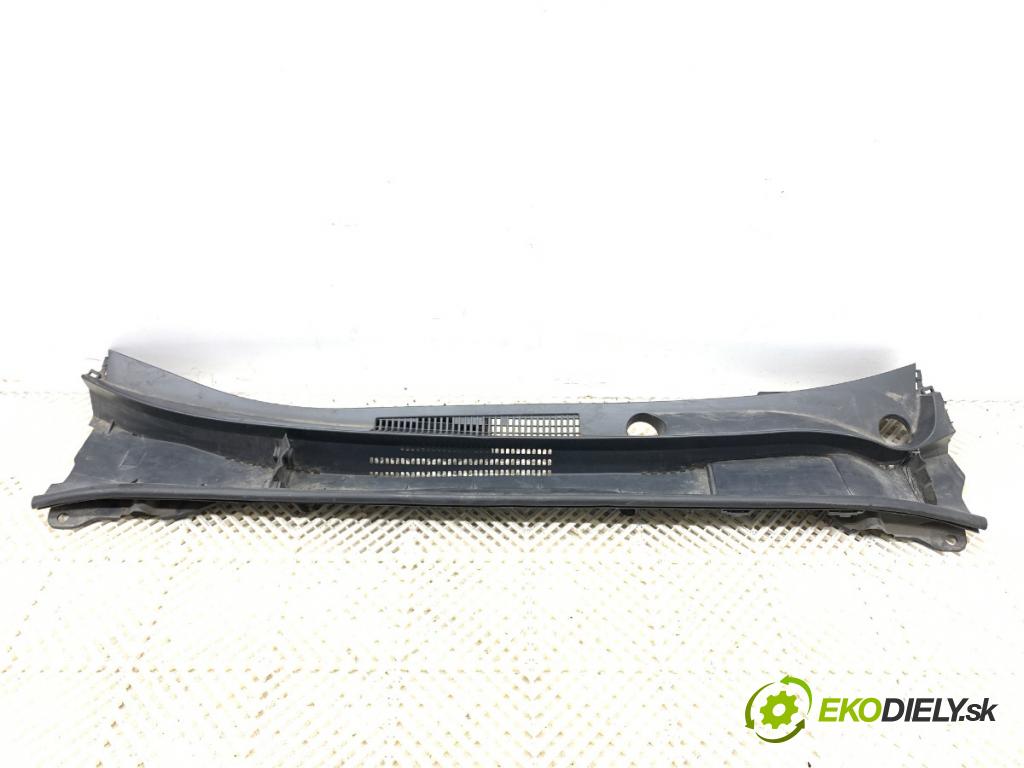 TOYOTA COROLLA E21 sedan 2022 72 kW 1.8 VVTi Hybrid (ZWE211, MZEA12) 1798 Torpédo, plast pod čelné okno 55783-02310 (Torpédo (plast pod čelným sklom))