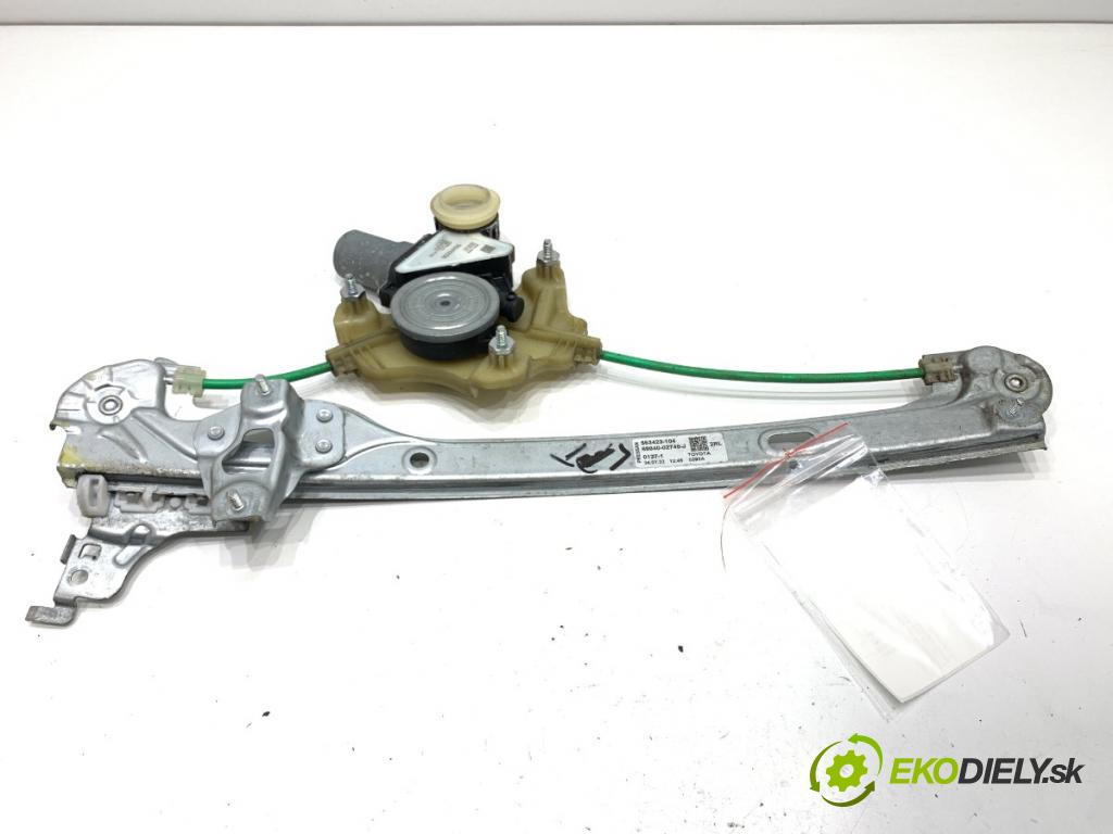 TOYOTA COROLLA E21 sedan 2022 72 kW 1.8 VVTi Hybrid (ZWE211, MZEA12) 1798 mechanismus okna levý zadní část 69840-02740