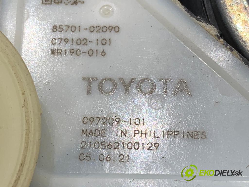 TOYOTA COROLLA E21 sedan 2022 72 kW 1.8 VVTi Hybrid (ZWE211, MZEA12) 1798 mechanismus okna levý zadní část 69840-02740