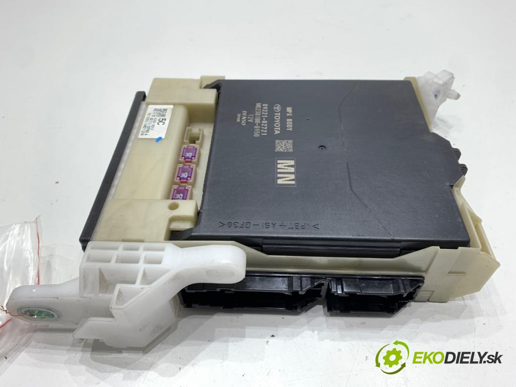 TOYOTA COROLLA E21 sedan 2022 72 kW 1.8 VVTi Hybrid (ZWE211, MZEA12) 1798 Modul komfortu 89221-02721 (Modul komfortu)