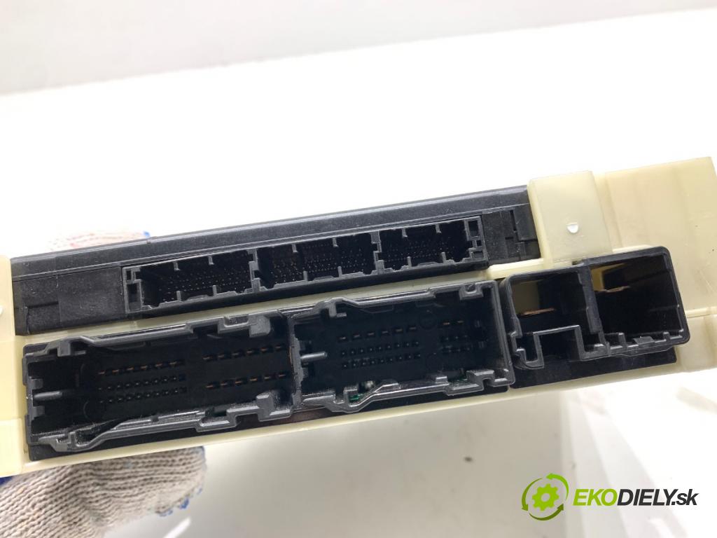 TOYOTA COROLLA E21 sedan 2022 72 kW 1.8 VVTi Hybrid (ZWE211, MZEA12) 1798 Modul komfortu 89221-02721 (Modul komfortu)