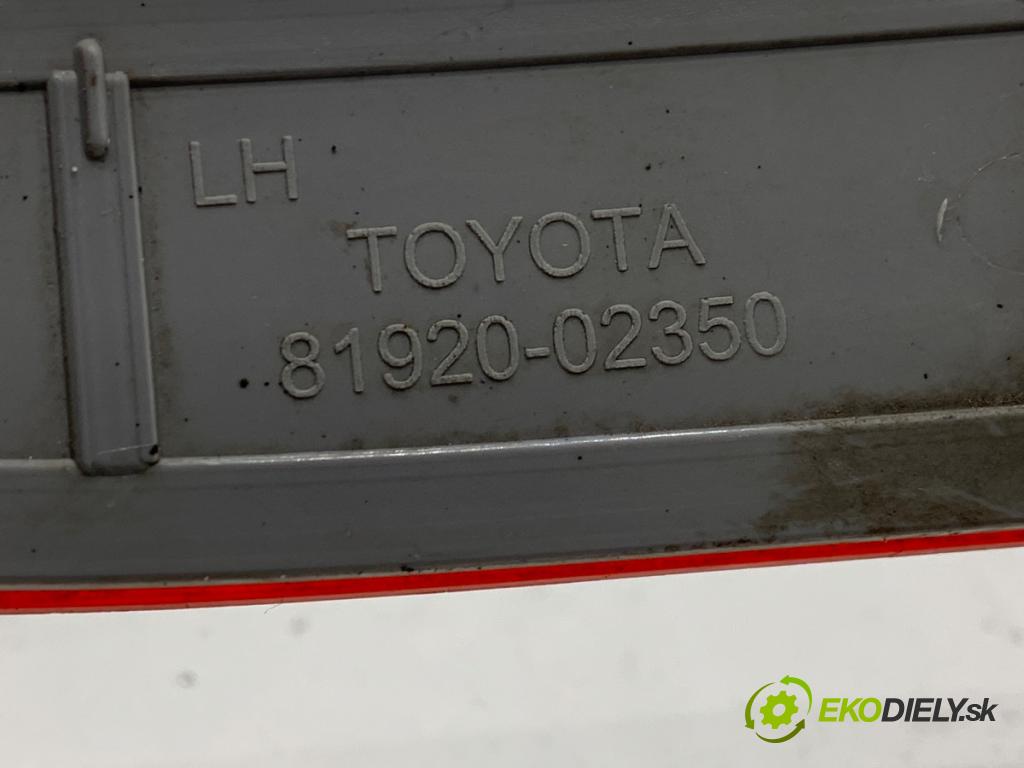TOYOTA COROLLA E21 sedan 2022 72 kW 1.8 VVTi Hybrid (ZWE211, MZEA12) 1798 reflexní nárazníka levý zadní část 81920-02350